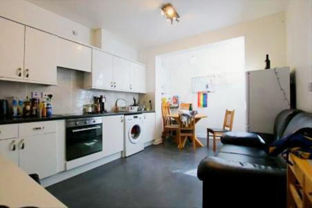 Property Image 6b4da1c9-4121-4a70-899c-1c9b96301b25