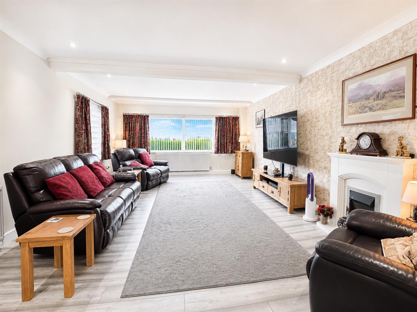 Property Image 6b5e9ffe-4c6b-4c2b-adb6-6a7db83b98ae