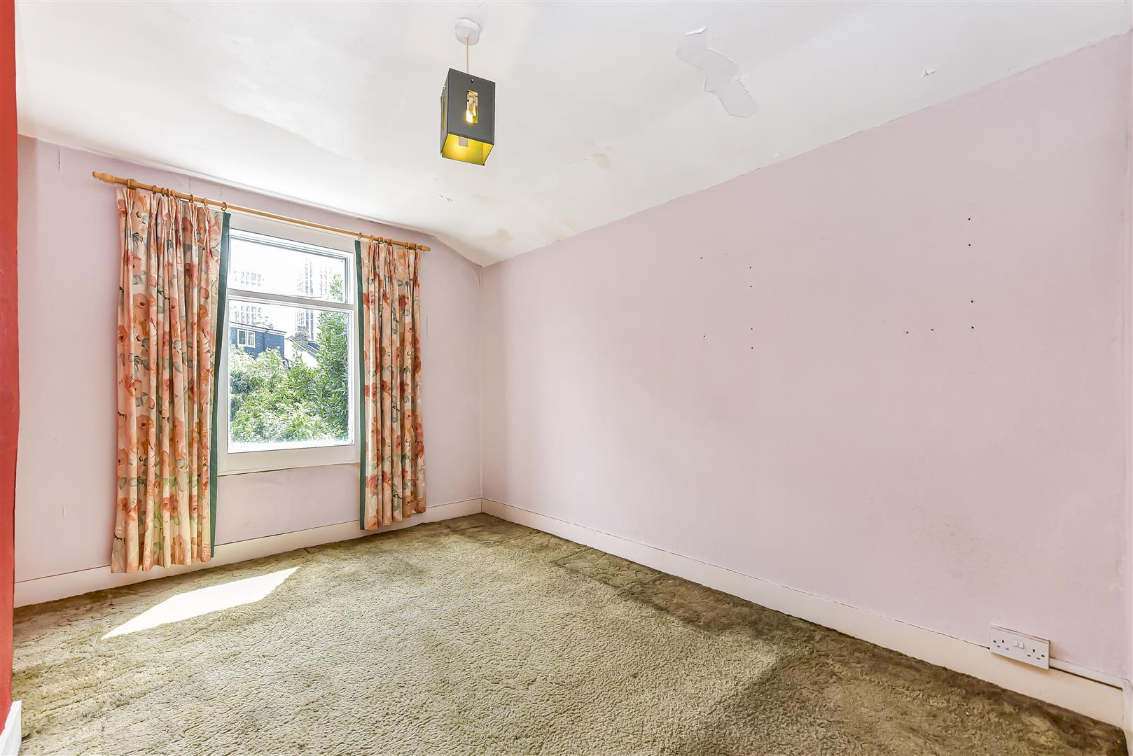 Property Image 6b682809-a338-40c8-b156-392365b9551f
