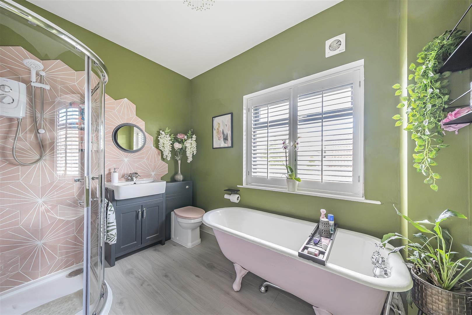 Property Image 6b8eaee4-6ce6-4d7f-91c7-d84b380c82f8