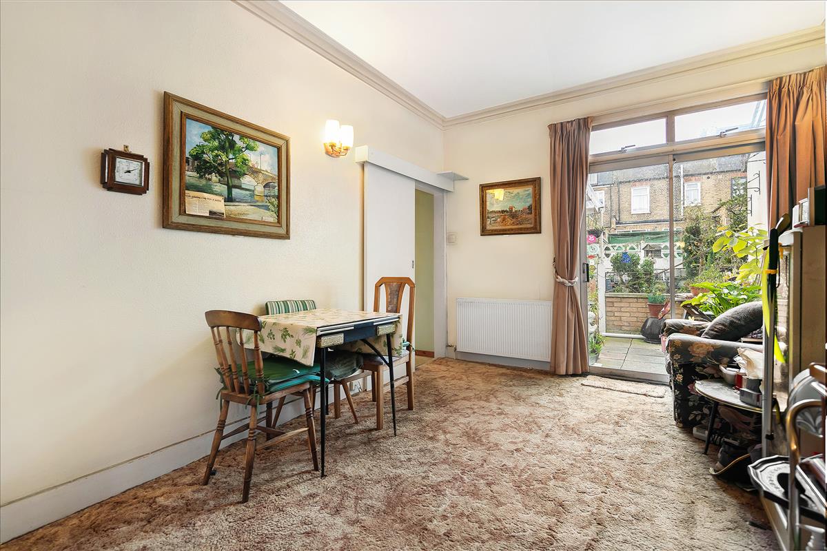 Property Image 6b944440-ed45-424c-b348-2e2ea0e31d17