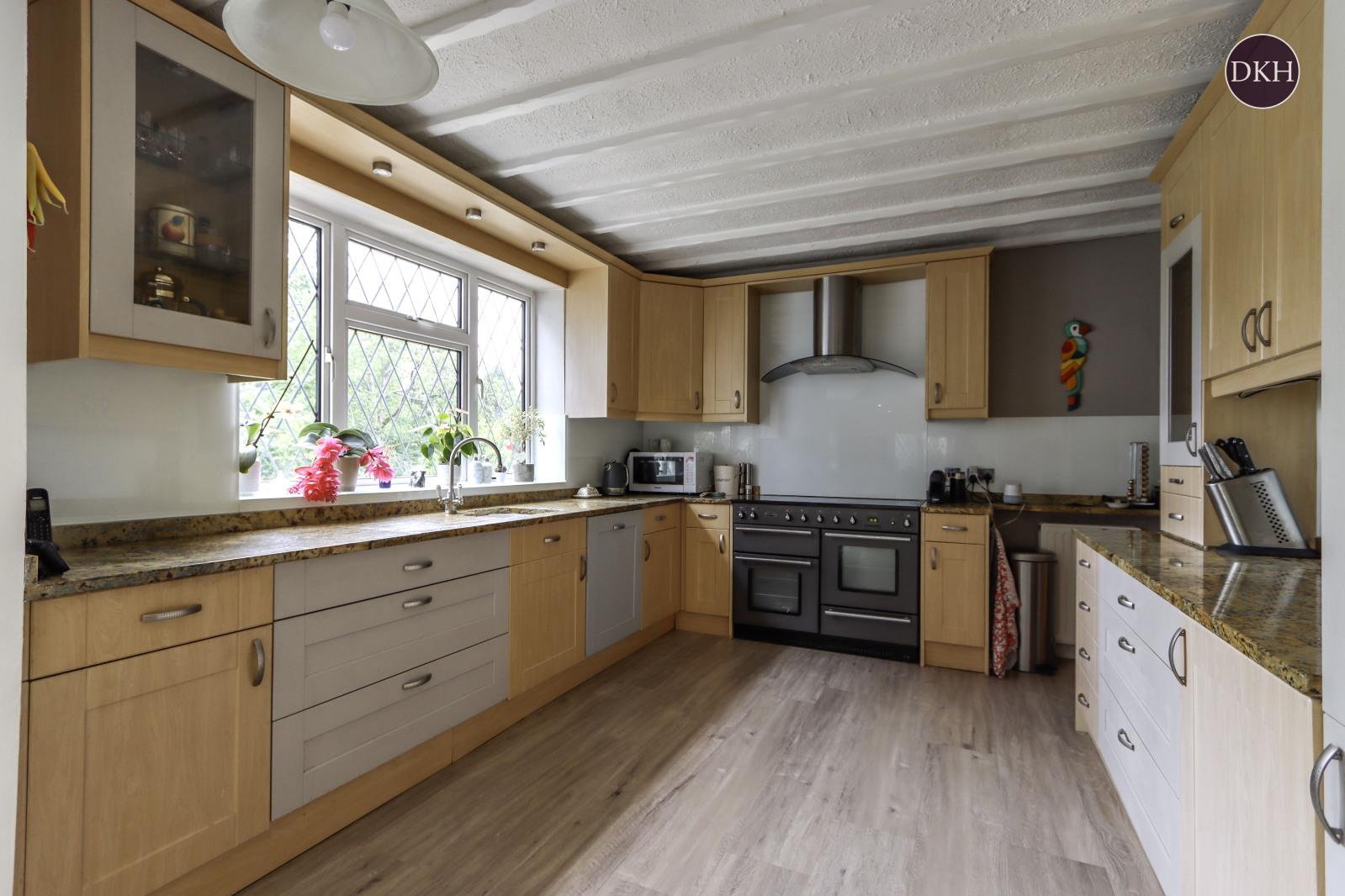 Property Image 6b99bc37-0c52-4c3b-86c2-2d89f34723fa