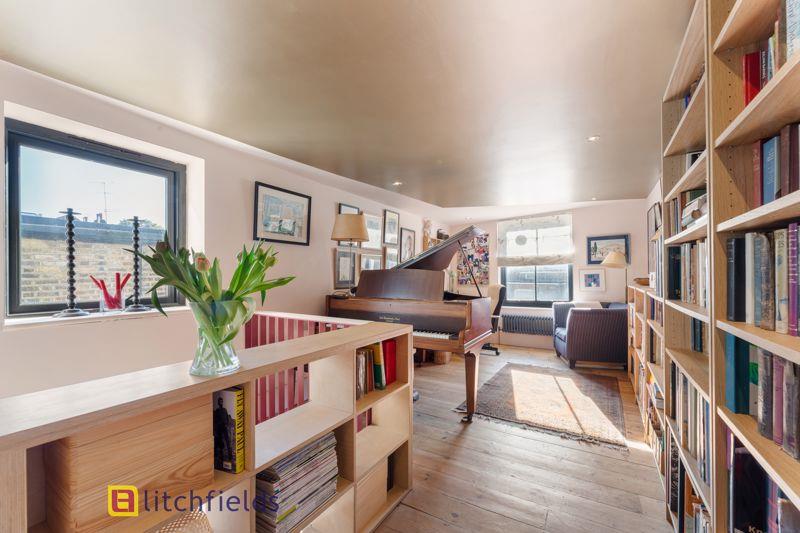 Property Image 6bb696a6-bfa7-42cc-9a2f-3a89c6b0a43b