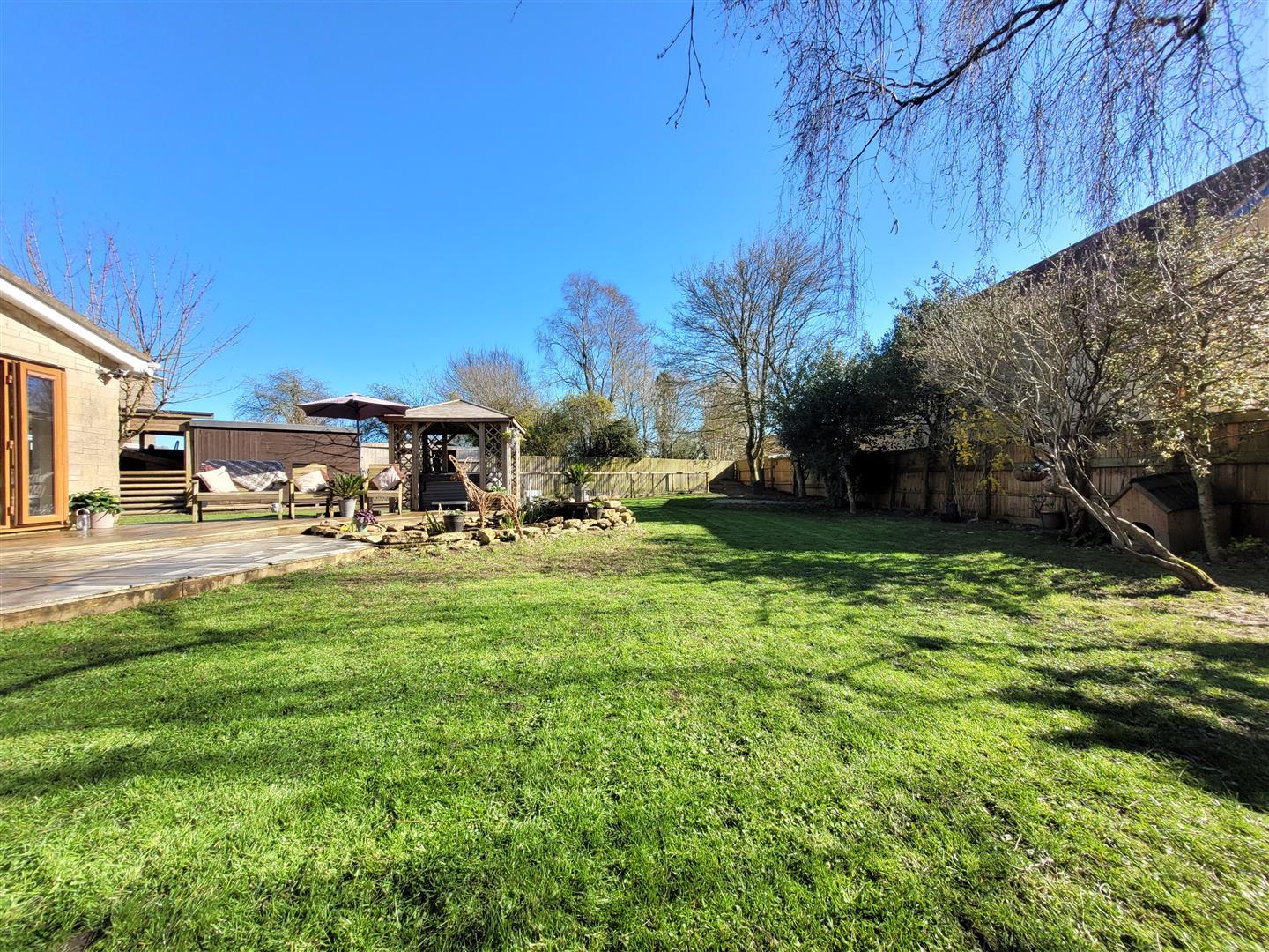 Property Image 6bcfacd2-2cc9-4273-85d1-83e8dd38a3d9
