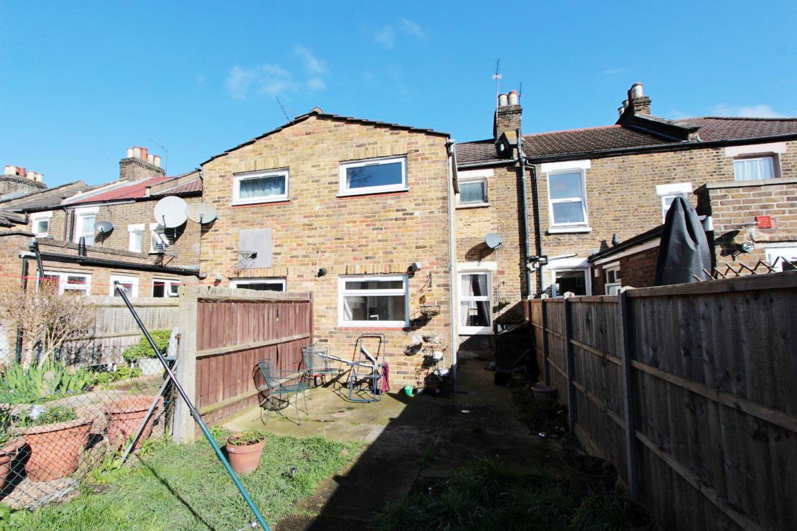 Property Image 6bf37436-8663-4979-a5f1-4ef1cb205f26