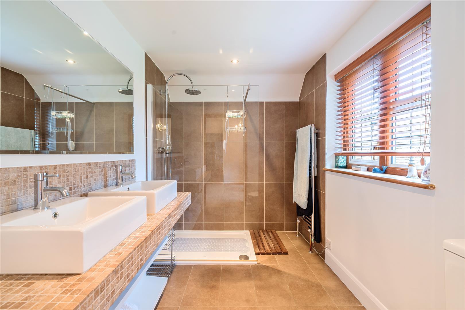 Property Image 6c1d26df-8f83-481c-b688-c6cec64bbed0