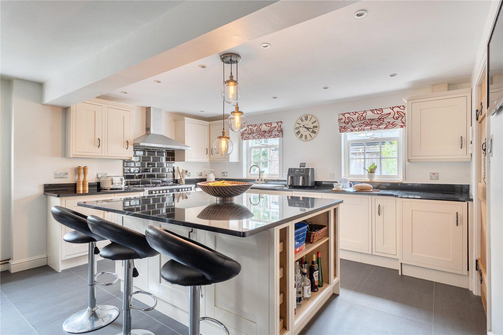 Property Image 6c78ad40-3ea2-4d9d-98a6-942ca4d3d758