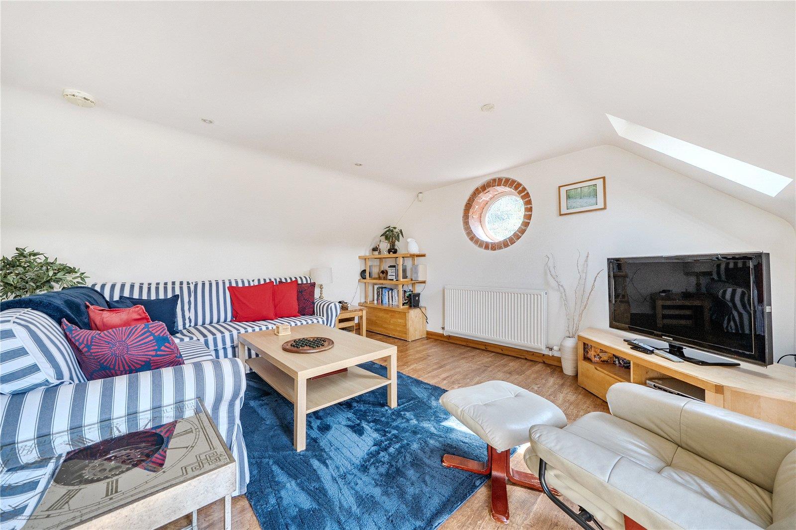 Property Image 6ca00eee-45a3-438c-86c1-e369cfb0a03a
