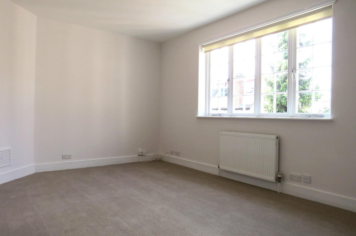 Property Image 6ca2b915-d44d-4d72-81d3-ec7ef243c7a8