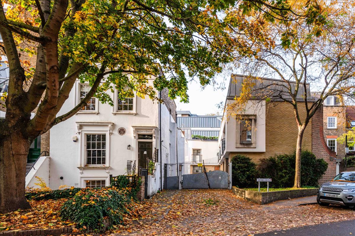 Mews house, triplex apartment for sale, Angel, N1
