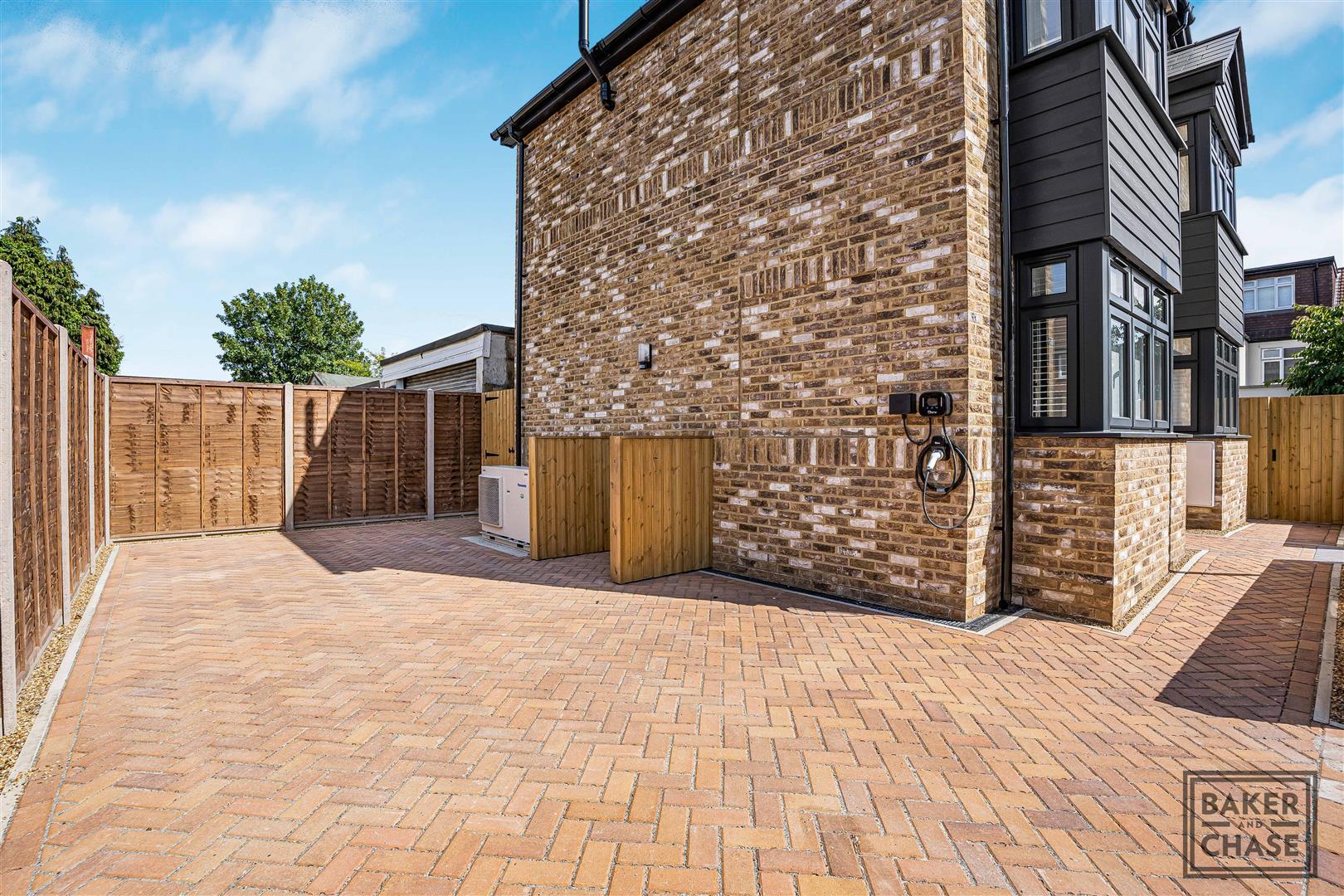 Property Image 6cc7c5dc-73b3-4790-940d-5cb3333b1ef4