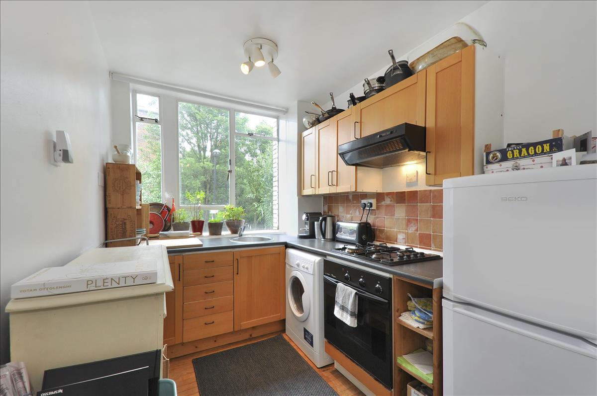Large one double bedroom apartment for rent minutes from Upper Street Islington N1