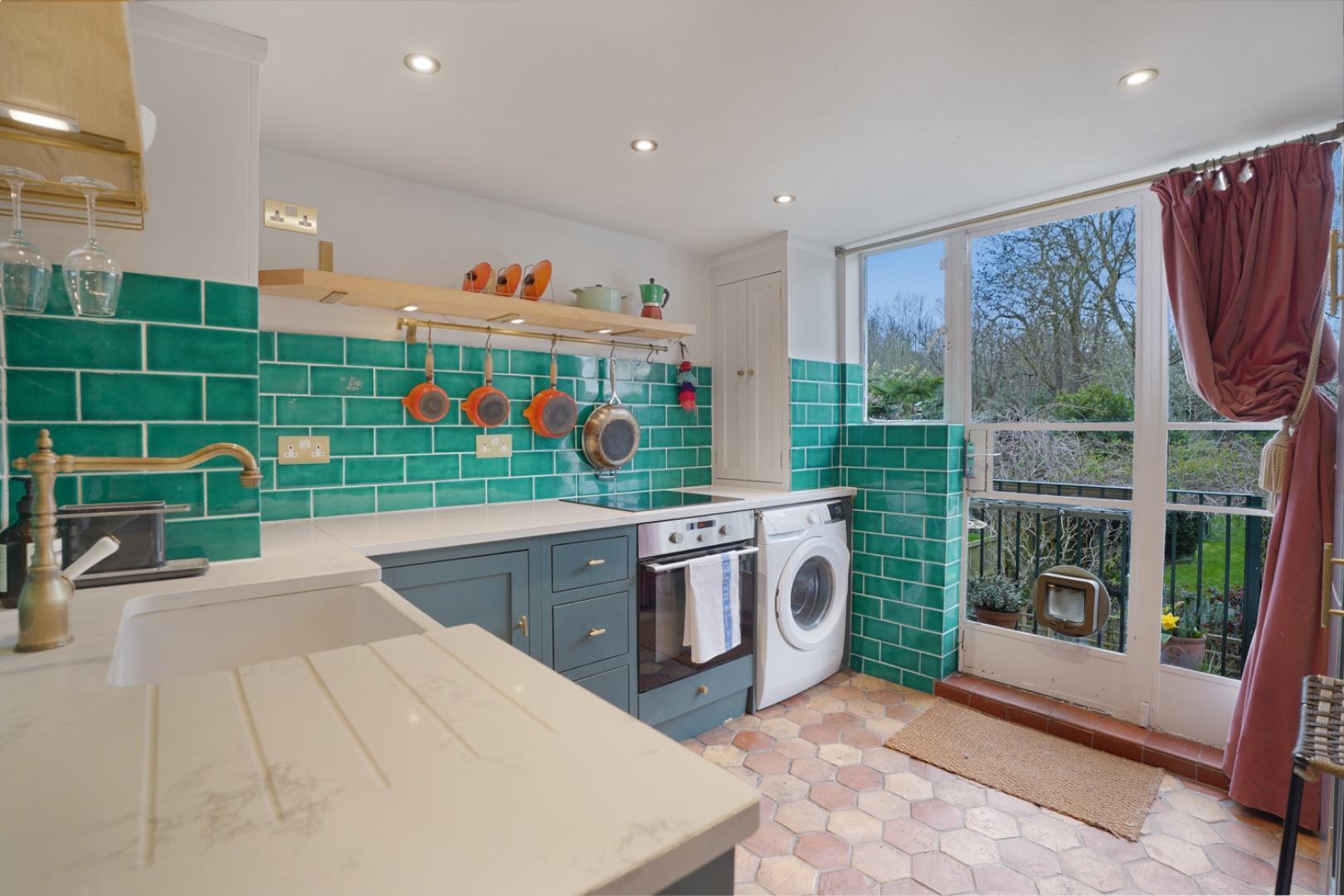 Property Image 6d166e16-e0de-4d85-b9e4-80ddf0a4dc93