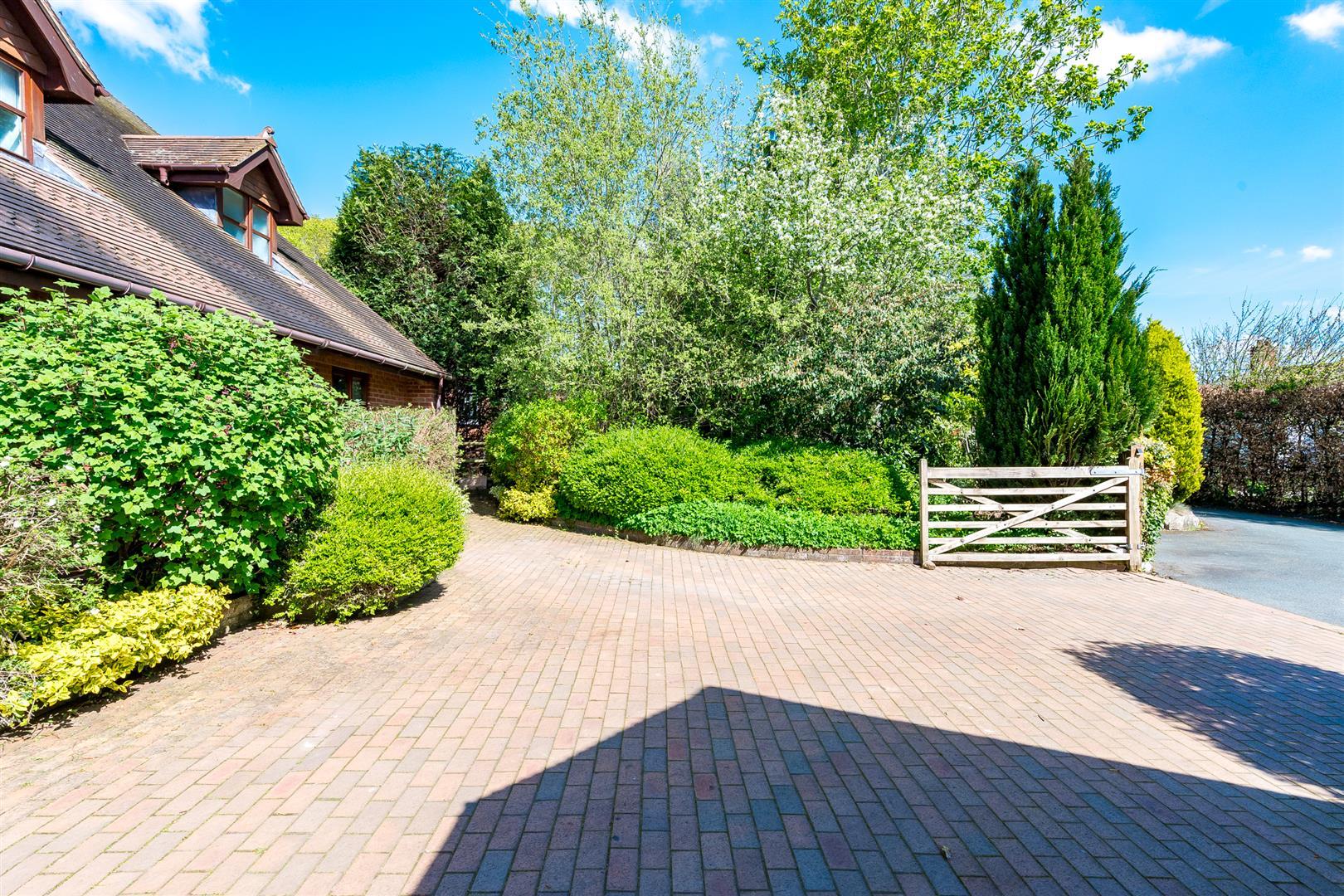 Property Image 6d21b70f-1cf7-4c42-88d4-93ba224d031b