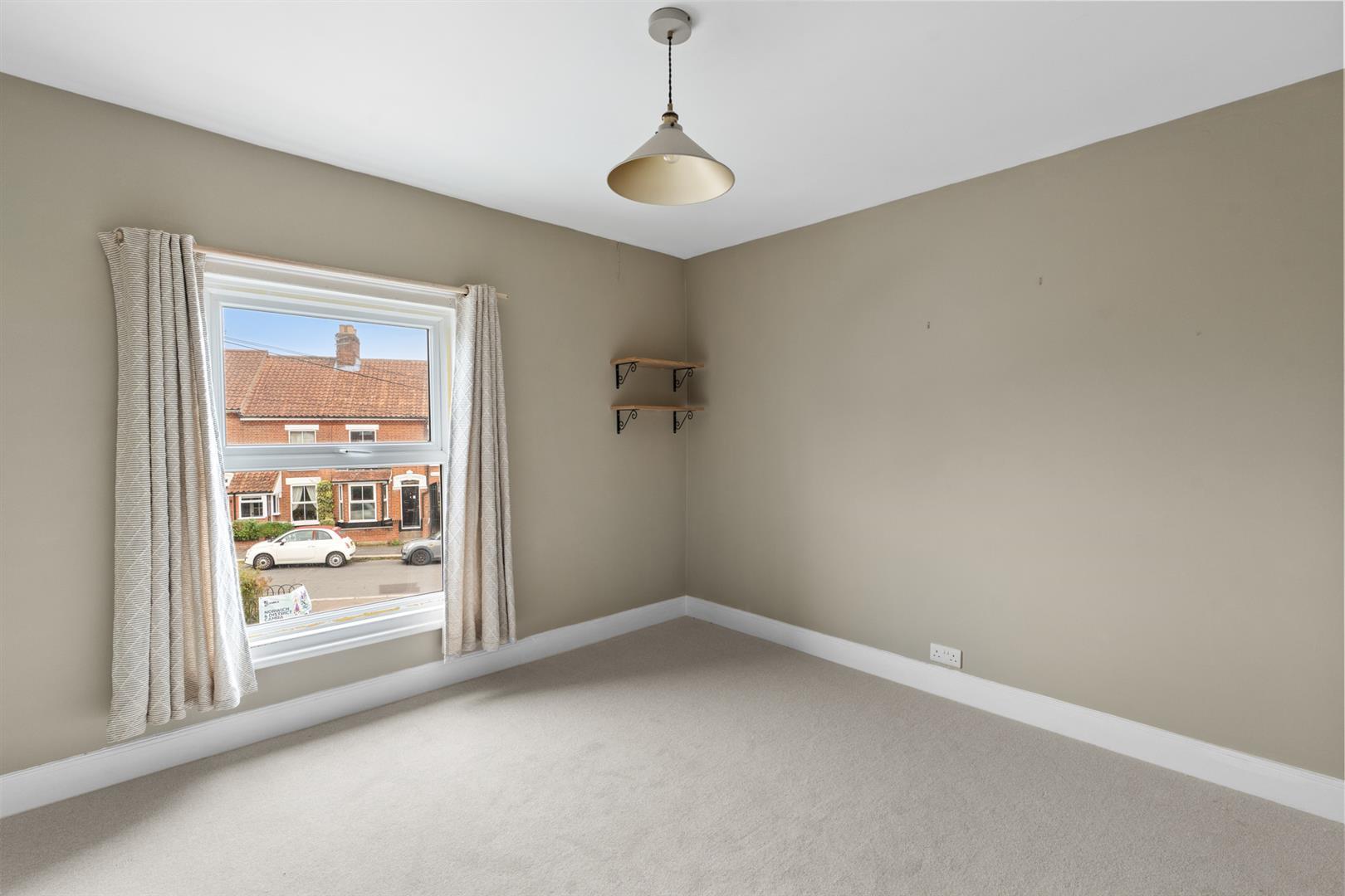 Property Image 6d454318-43c7-479a-b25d-0ef405baa8cc