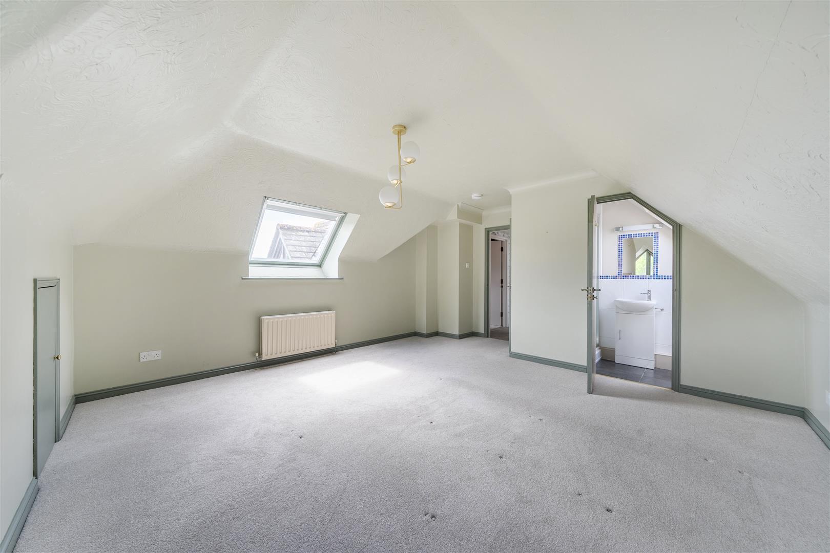 Property Image 6d646f2d-e907-436a-a5ce-572fa0683536