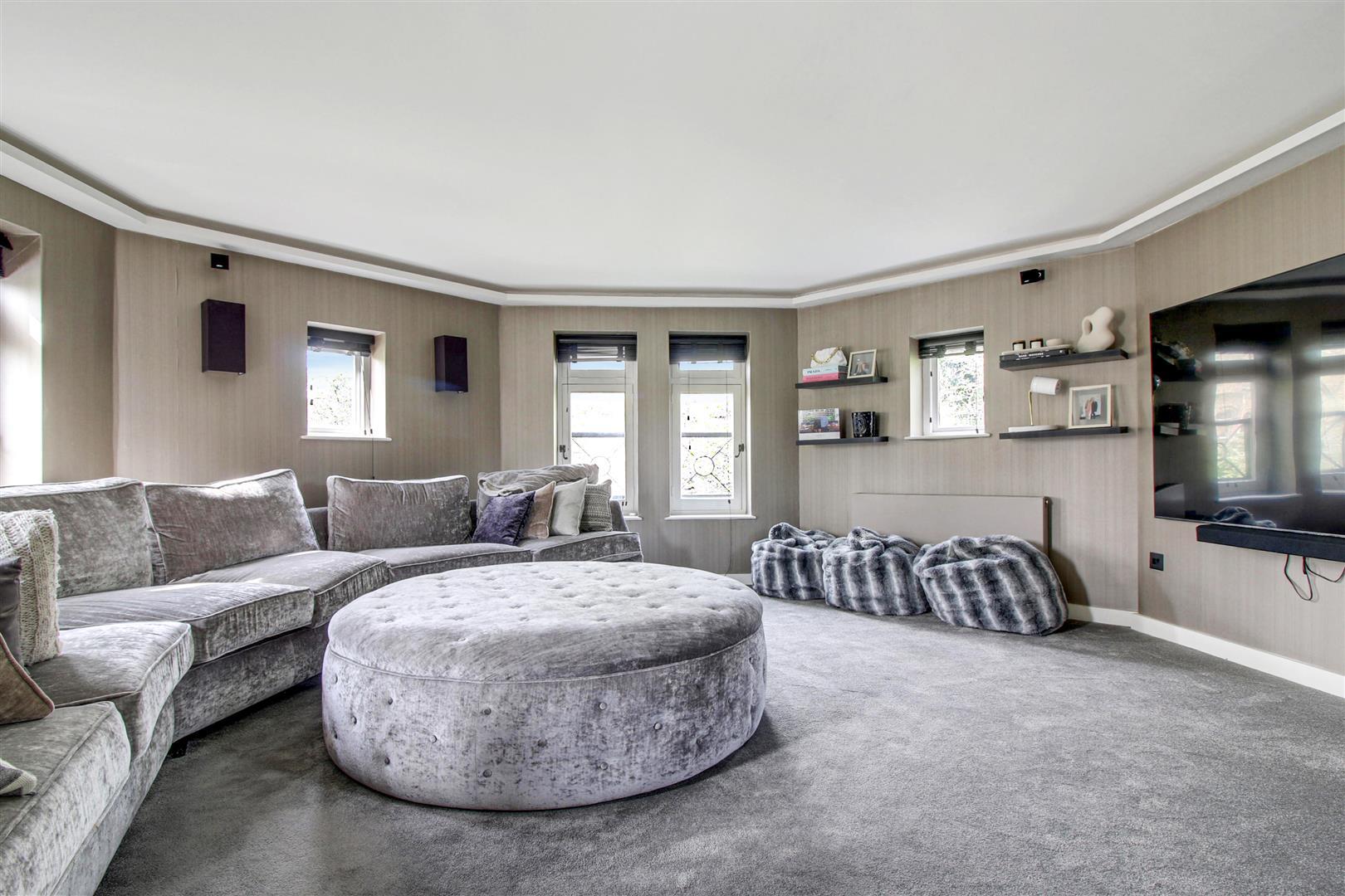 Property Image 6d64a4b7-9326-45f9-a466-1df06e52cfe2