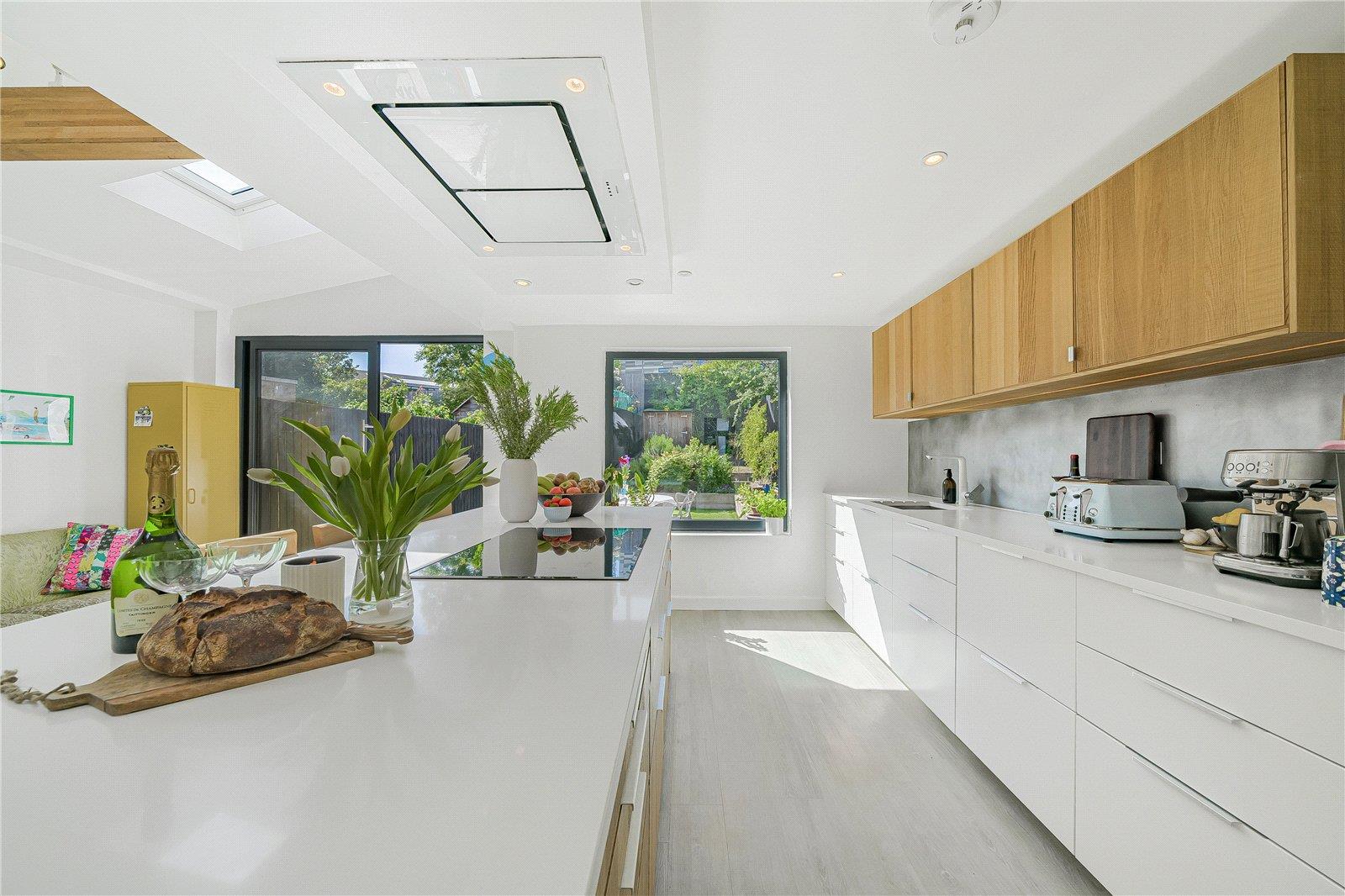 Property Image 6d835718-7f8e-4180-8878-061373115e54