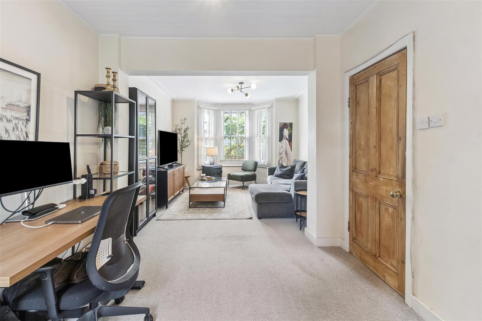Property Image 6d8a86a0-f79a-48d9-85e4-e30afc24424d