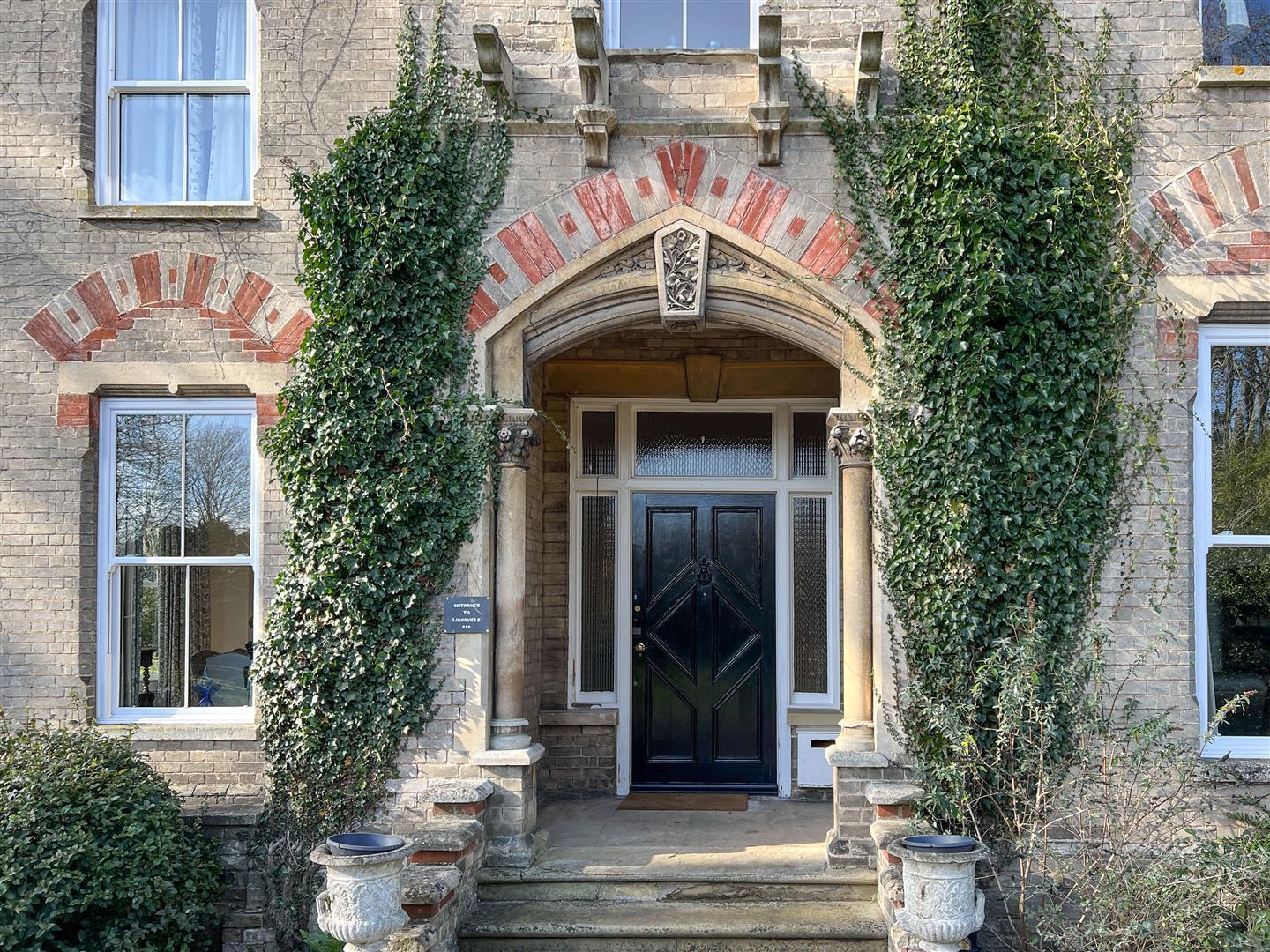 Property Image 6d9eeebe-718d-45e7-b31d-2db1466084e9