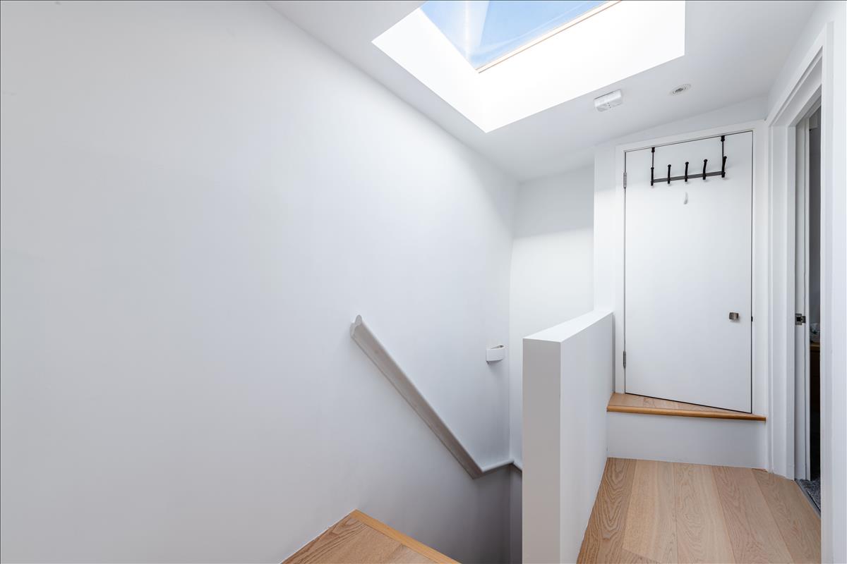 Mews house, triplex apartment for sale, Angel, N1