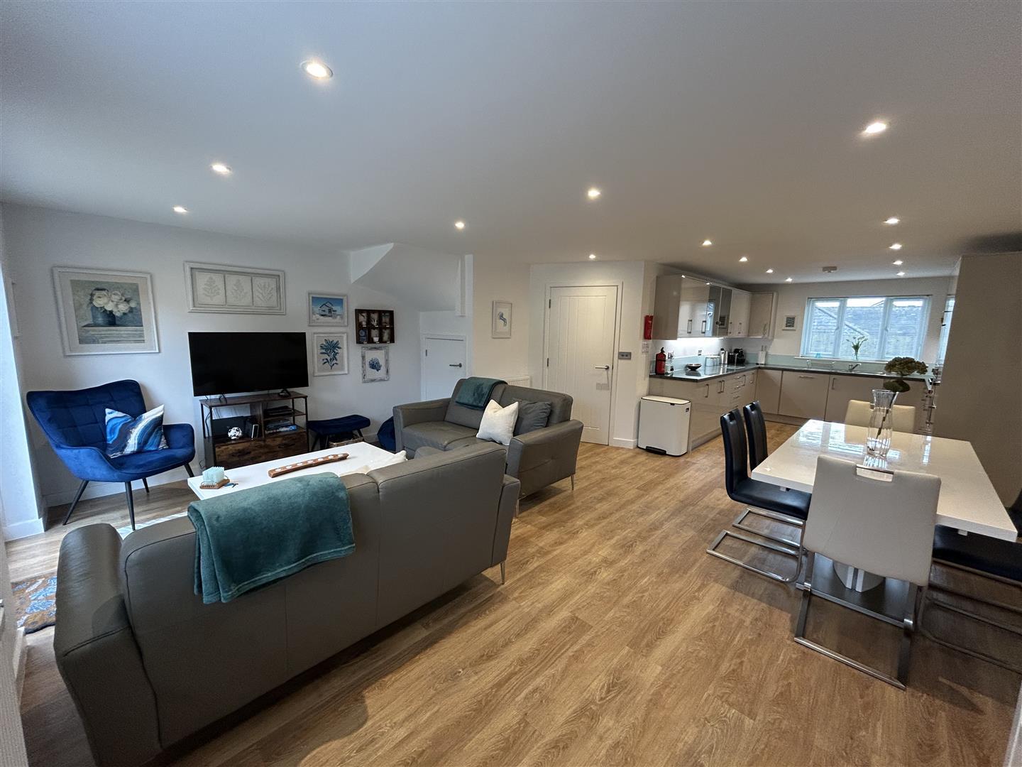 Property Image 6dd725cb-3b39-4811-8111-05383b5ff41d