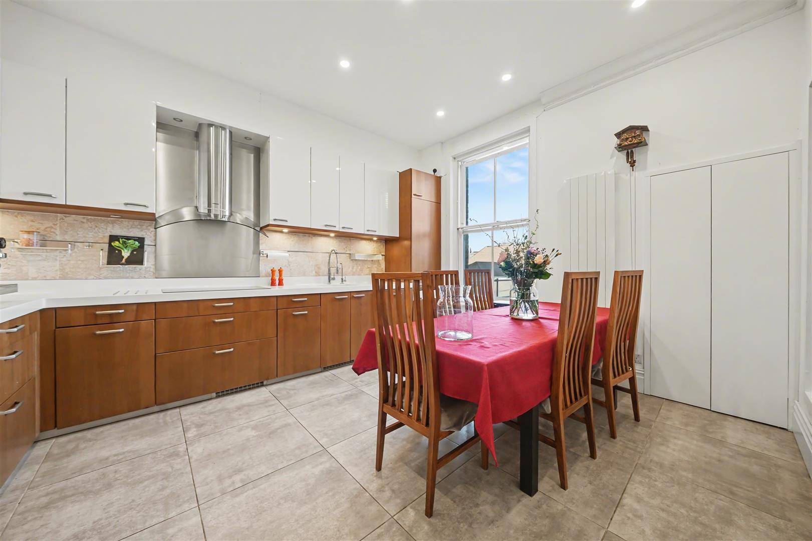 Property Image 6de70ba2-1b01-41b8-bd9f-56b64fe052ef
