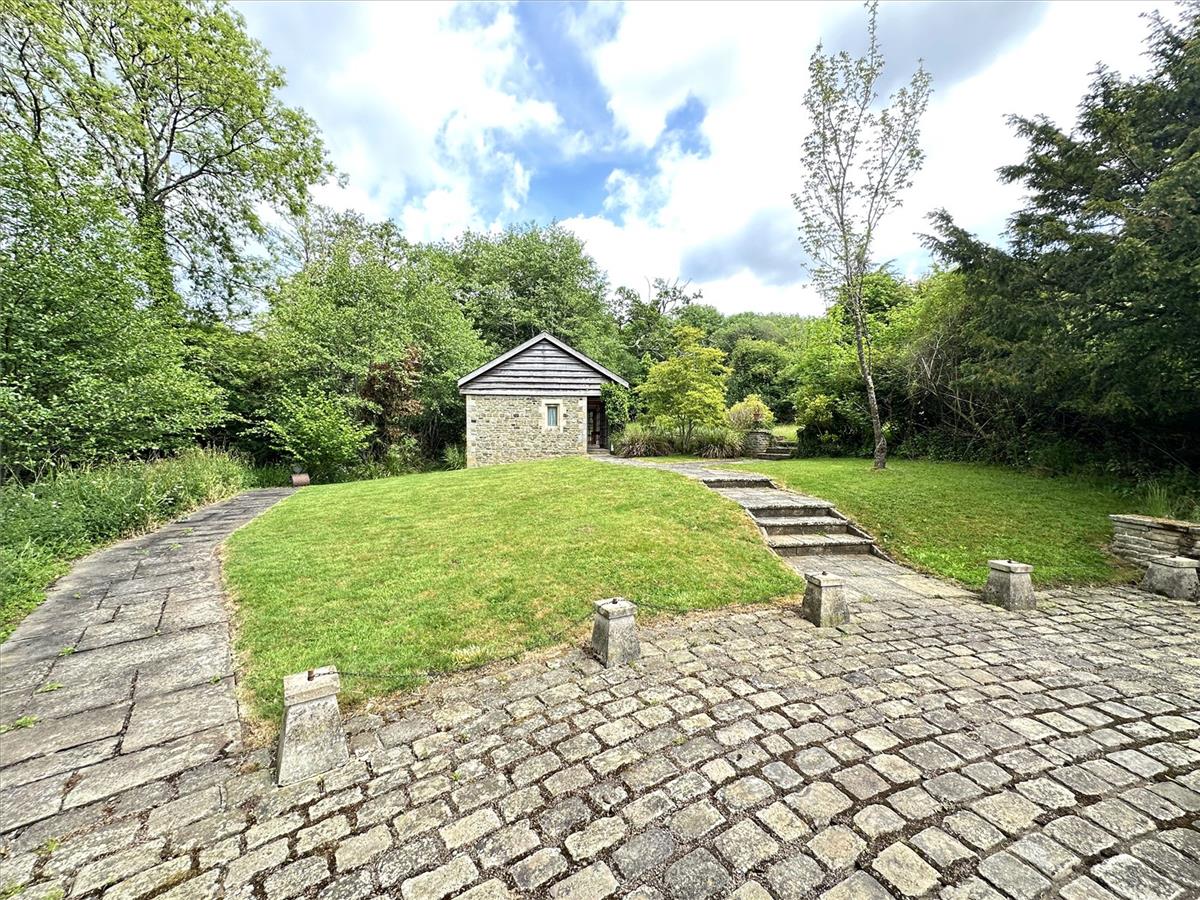 Property Image 6e521351-23c5-402a-ac26-b8313d1af630