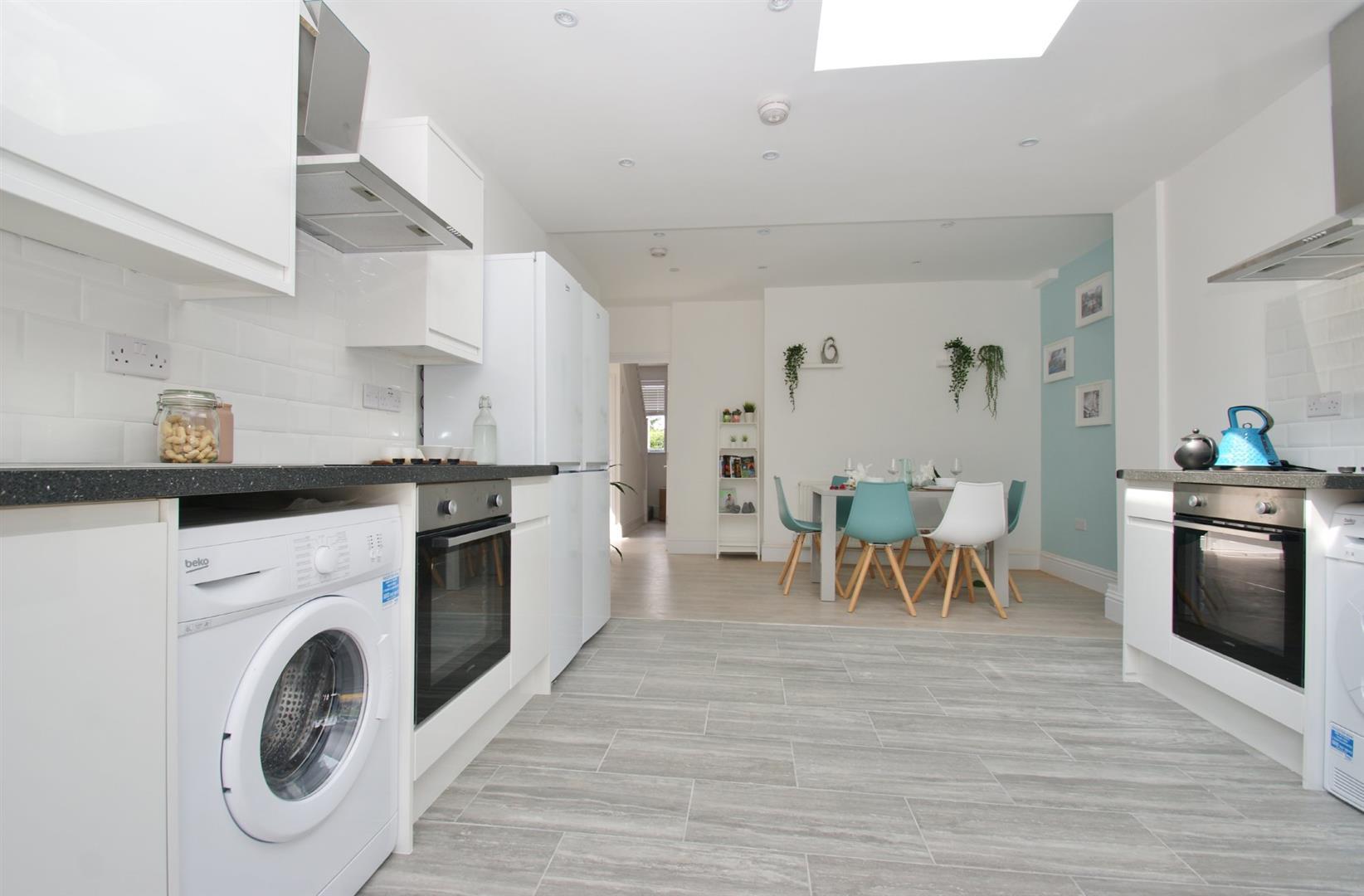 Property Image 6e5fad49-7e48-46f2-951a-8df44ae942a8