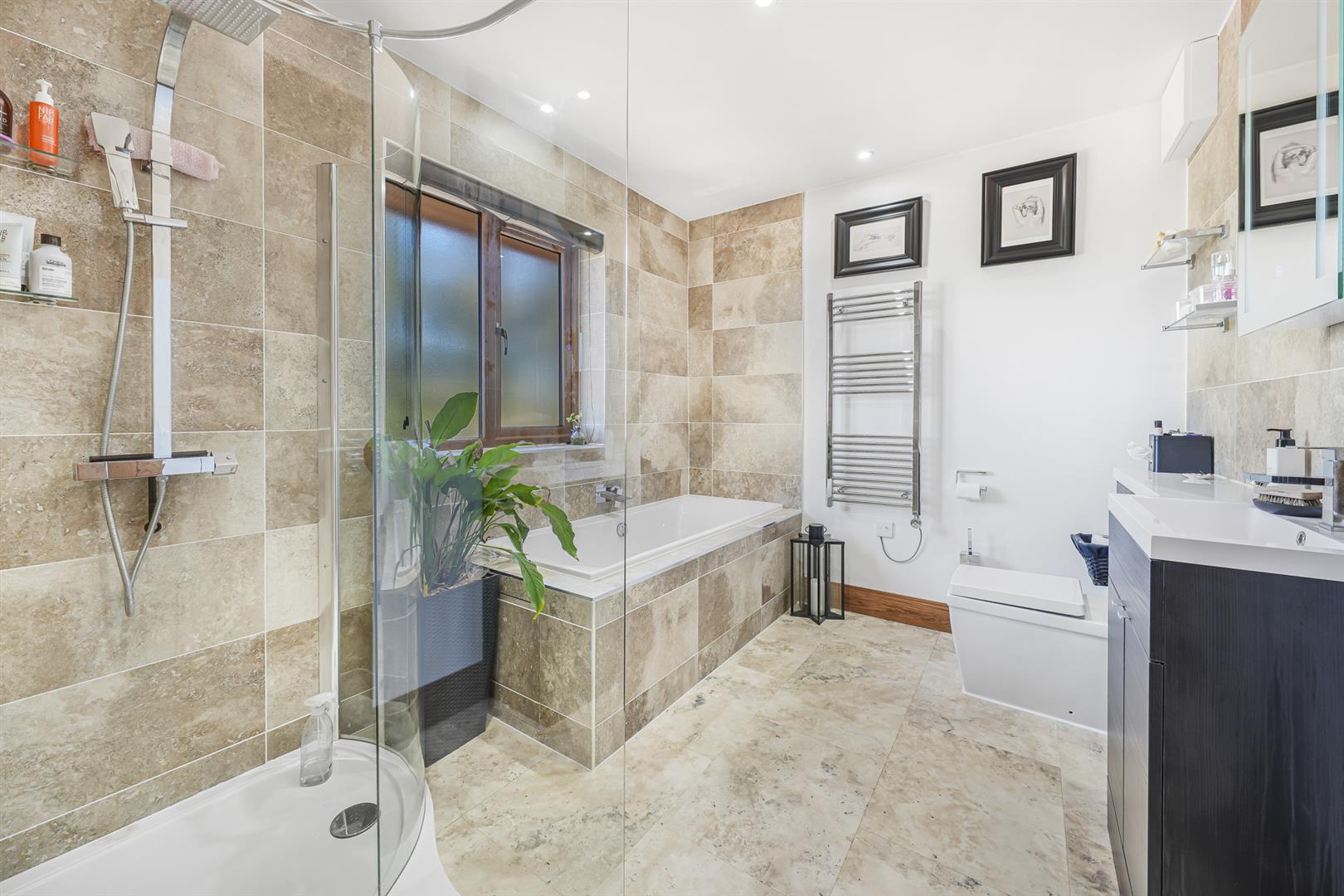 Property Image 6e86bea5-ec19-46c6-954a-50d137c598e6