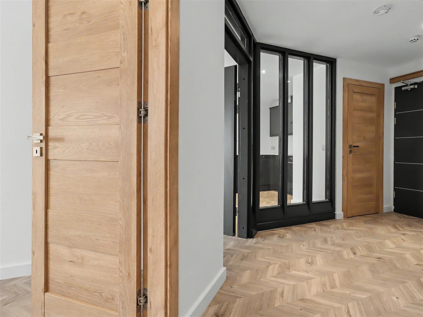 Property Image 6e8ec294-7c2b-41ae-8e7e-6b8b32ea0668