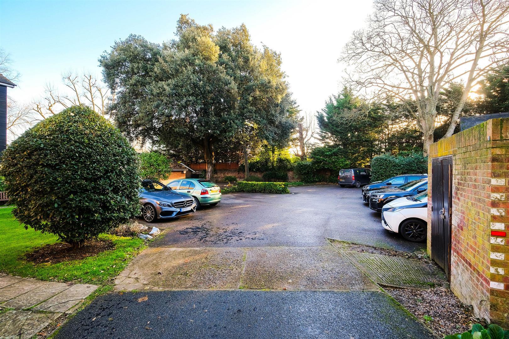 Property Image 6e931c86-b883-43d7-a0e7-c053b78615c8