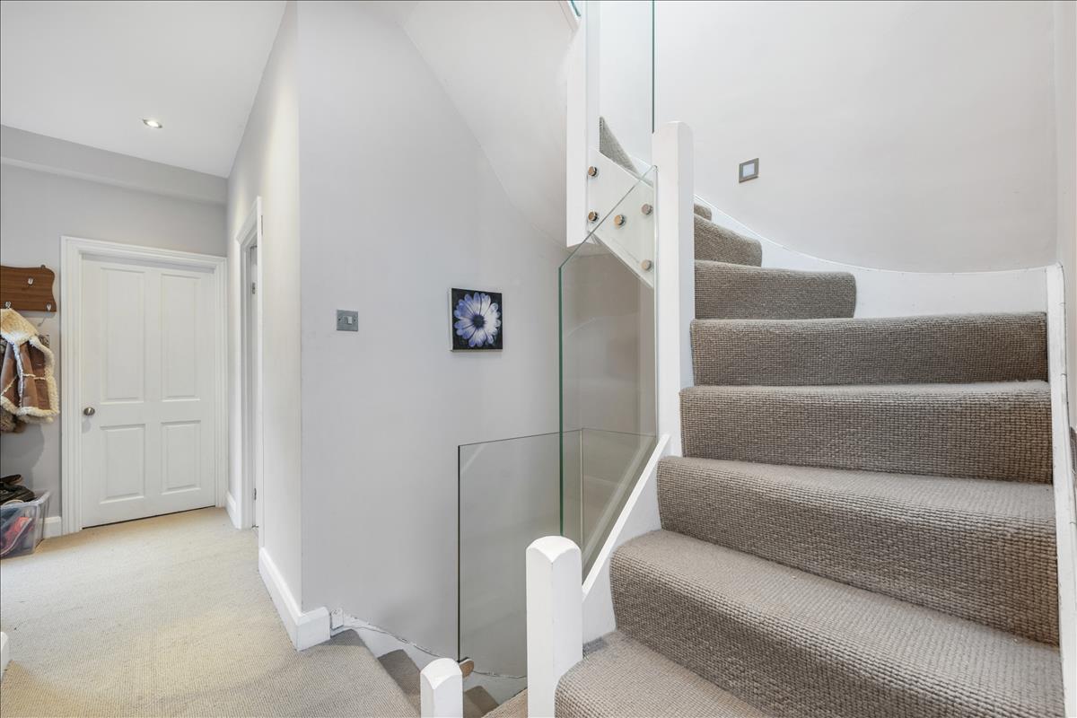 Property Image 6eb970e8-b49a-4b2d-8840-4ea6e8e91d4a