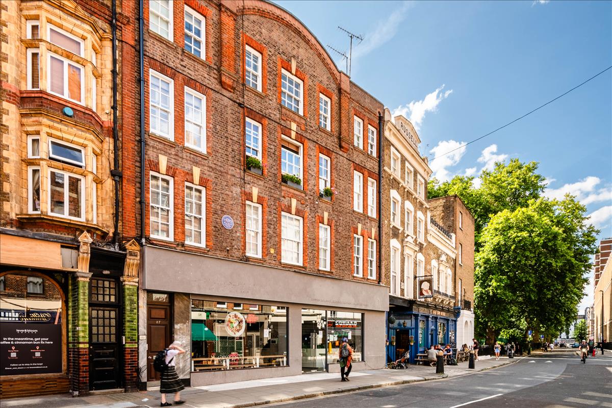Two -bedroom, two-bathroom flat for sale, Marchmont Street, Bloomsbury, WC1N. External 3