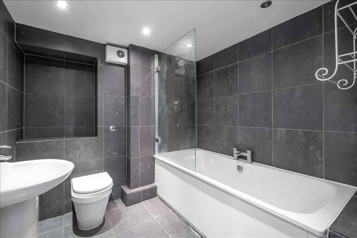 Property Image 6f03275a-d4d4-45a7-8971-5118d8aea1ac