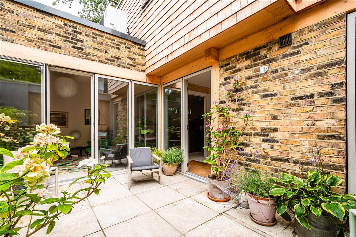 Three bedroom freehold modern house for sale in London Fields, Hackney, London, E8