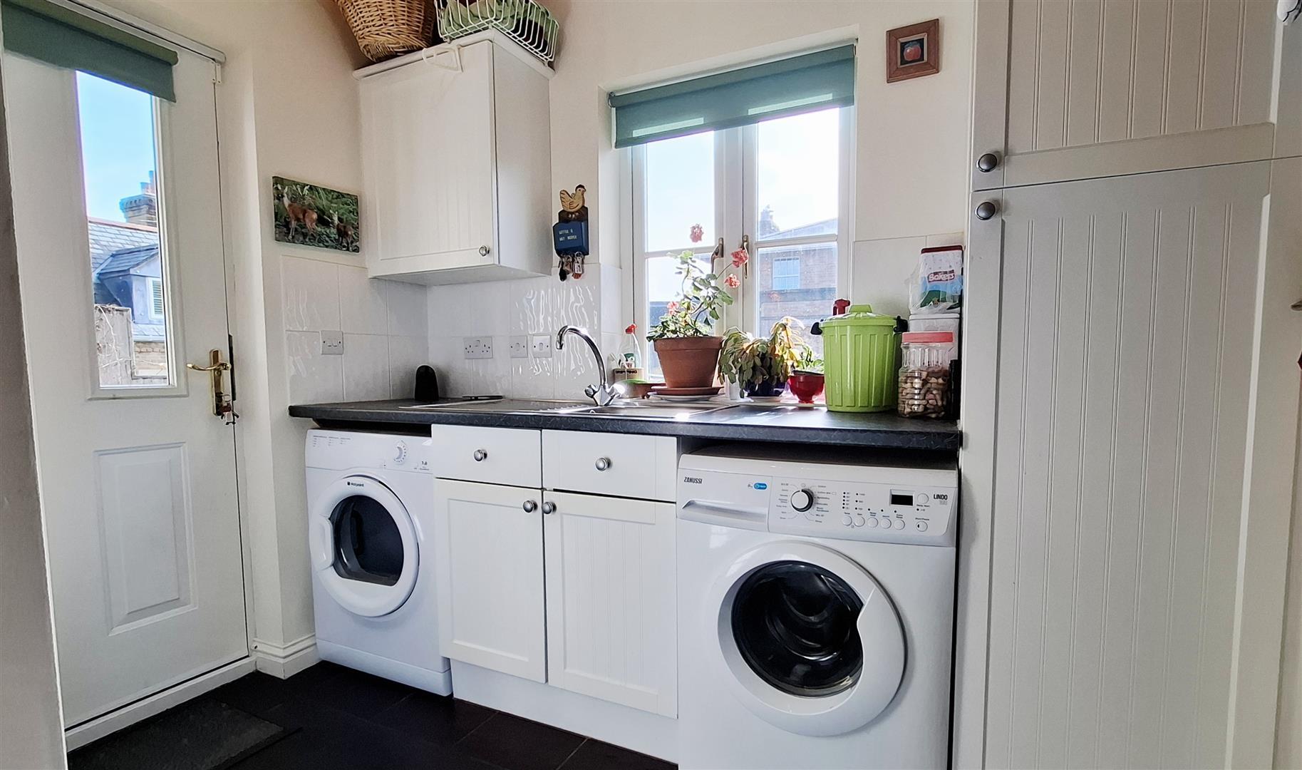 Property Image 6f431fa6-cff9-40e3-bcfb-2da8b41fe8ad