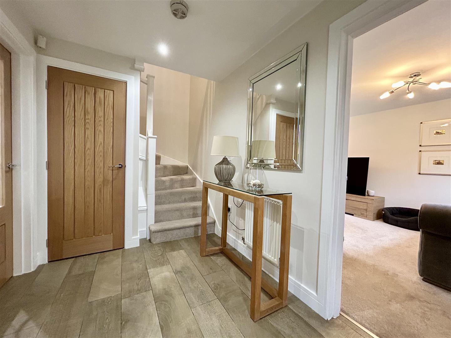 Property Image 6f43efa2-754d-4a82-8b02-6f8b7c1bf659