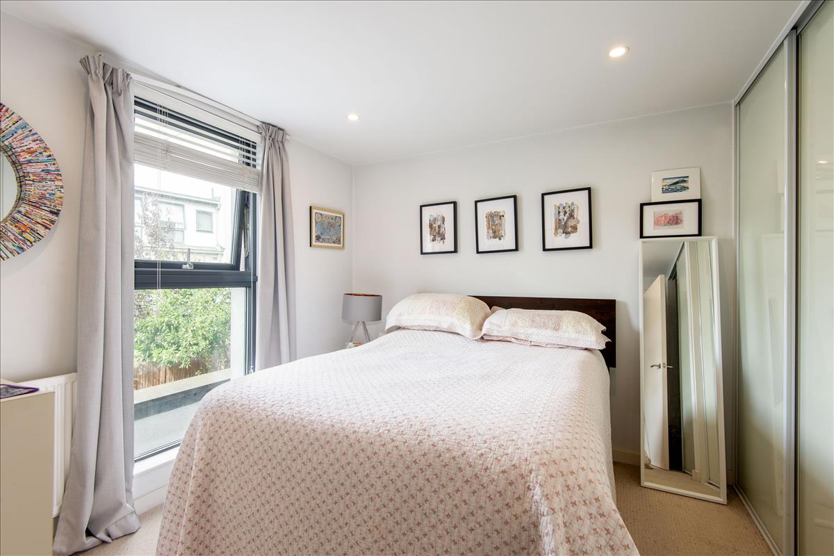 Four bedroom two bathroom house with garden for rent in Richmond Road  London Fields