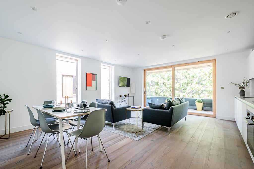 Three bedroom apartment for sale, Hackney, E8