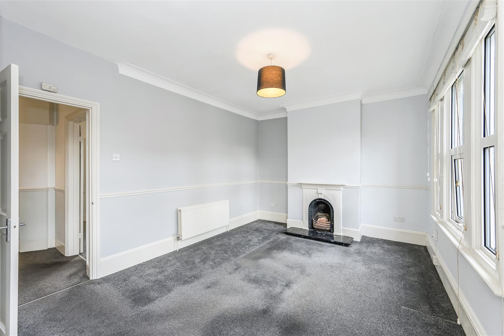 Property Image 6f73602c-a547-43af-9ee1-eb1d82bf9d22
