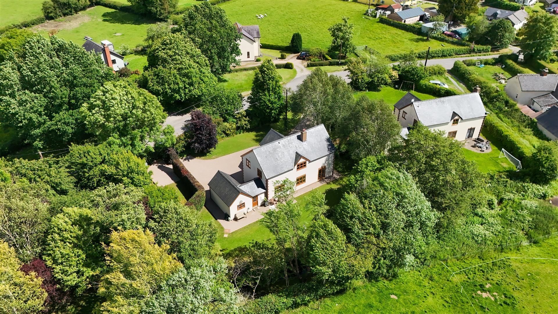 Property Image 6f9a77f0-542c-4c16-b774-5e8ab083adde