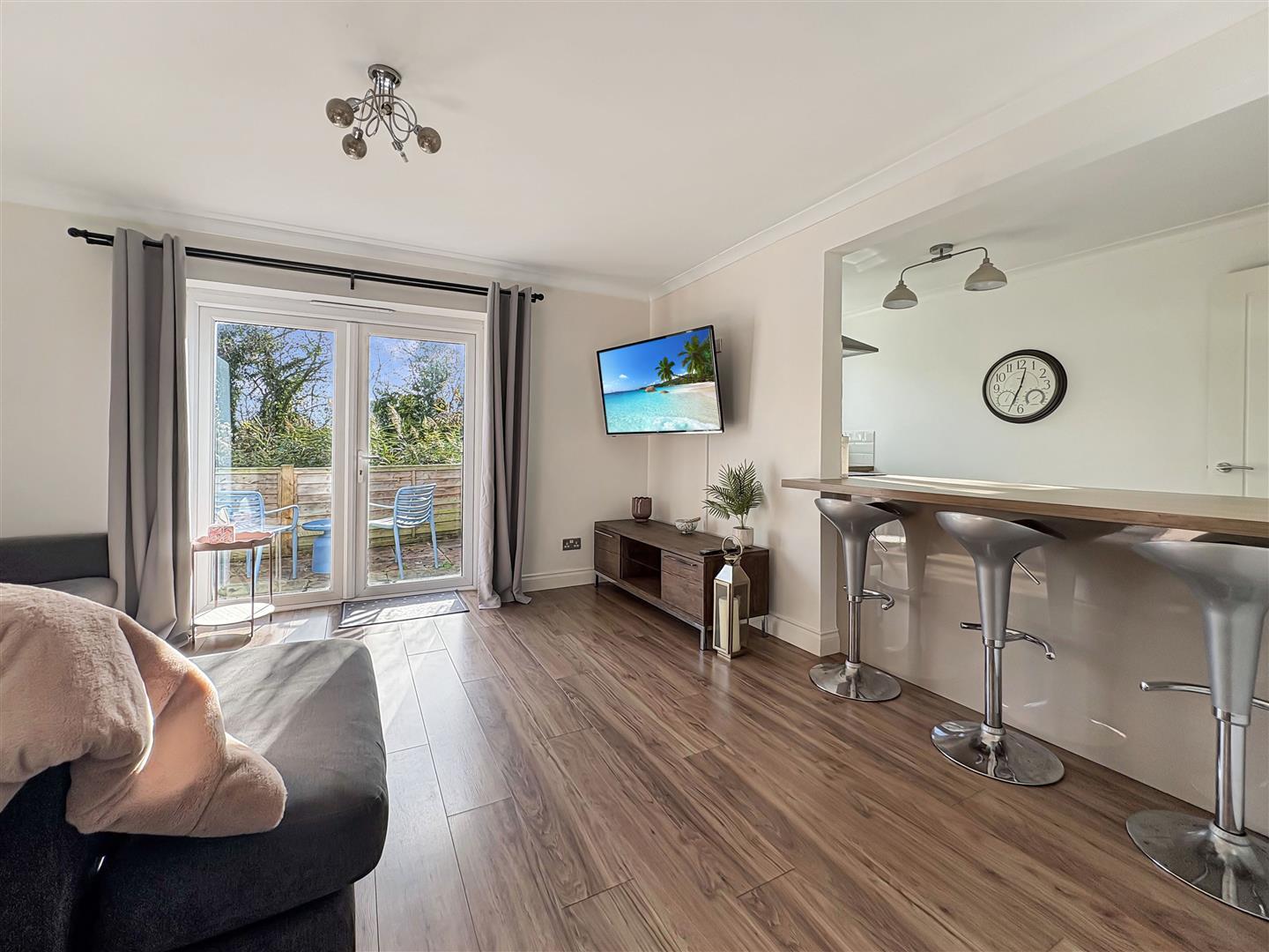 Property Image 6fd7df1b-04b0-46e2-82fe-225d925f23d7