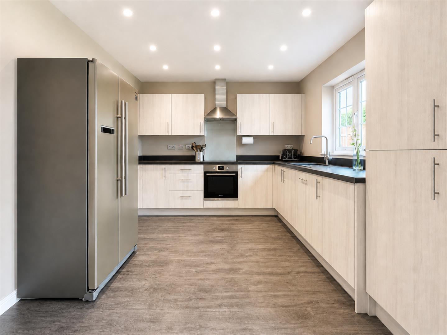 Property Image 700327f2-b514-4f48-91d3-355ff994e08f
