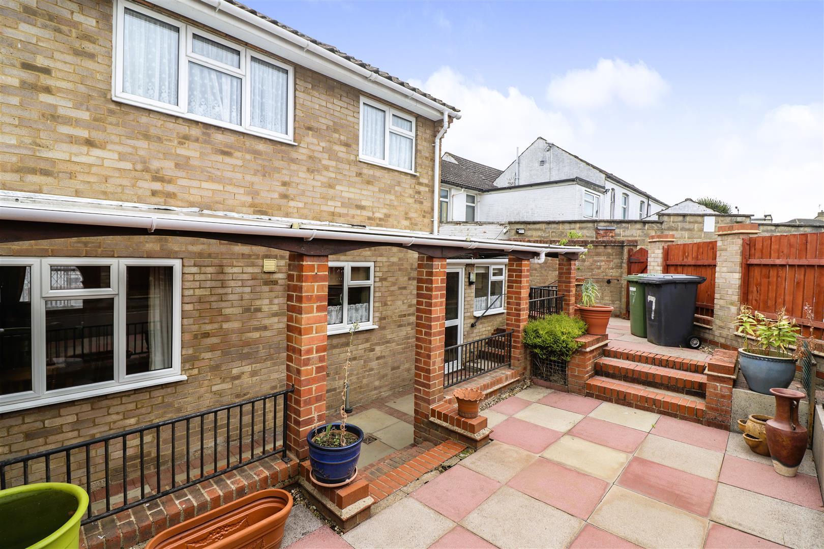 Property Image 701a447a-3622-4f2f-8e34-9025f0b4da40