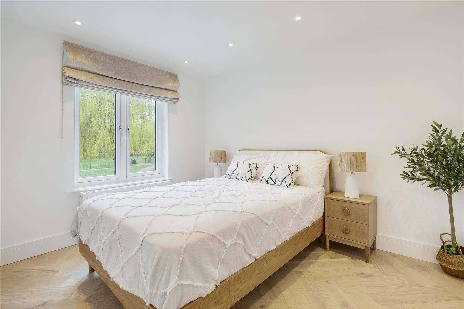 Property Image 70259465-142a-44b8-8921-21a5d52924a7
