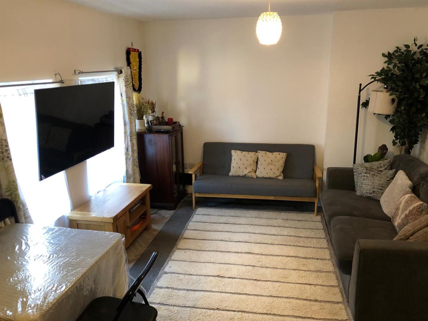 Property Image 702dd408-0242-4fe8-94fd-c34b6ca94380