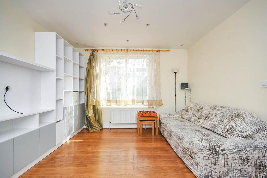 Property Image 703f3e53-0f1e-4428-bea4-12ddd5765f73