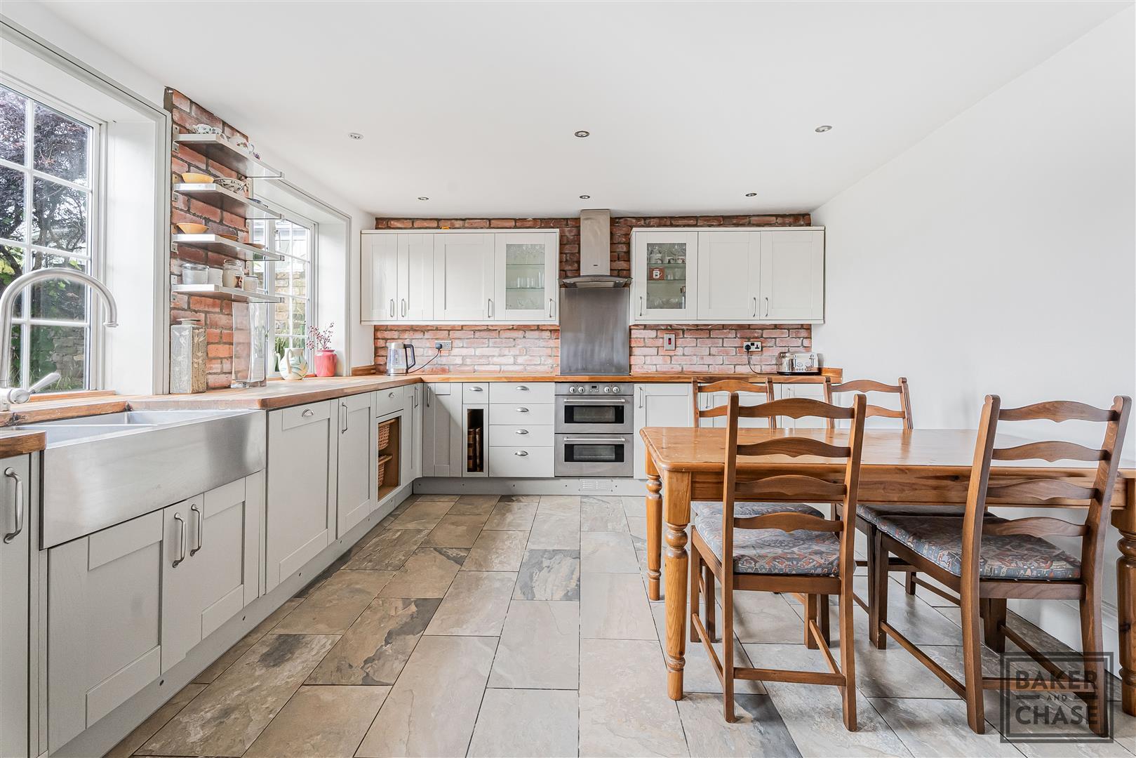 Property Image 703fb216-0e15-4c59-8a40-29b0a033eff4
