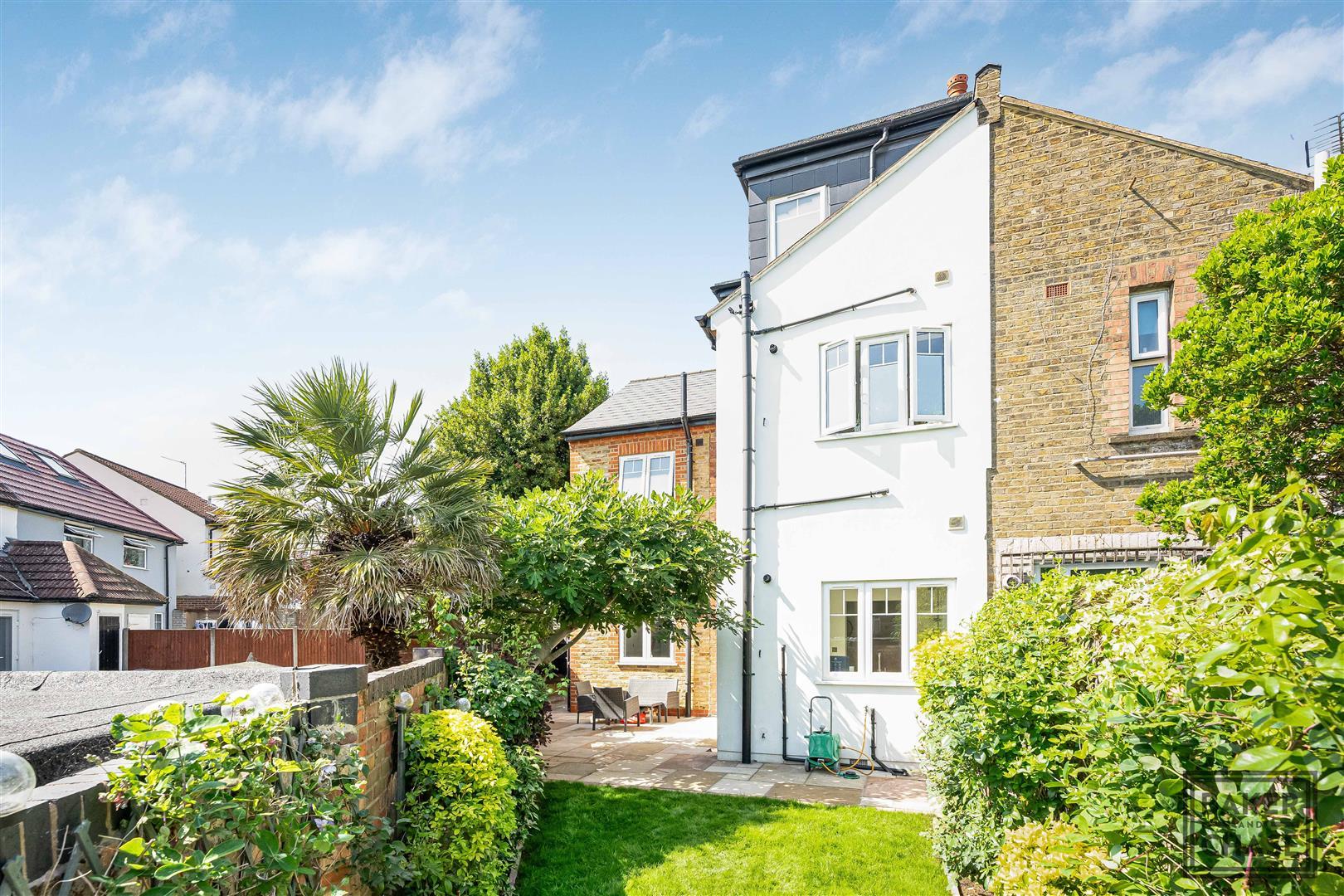 Property Image 7041e3bf-ad4b-44f9-b890-3df9d2328e77